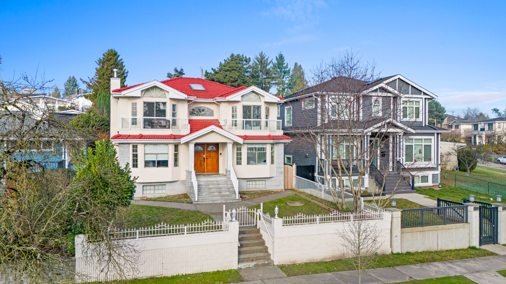Modern Rental