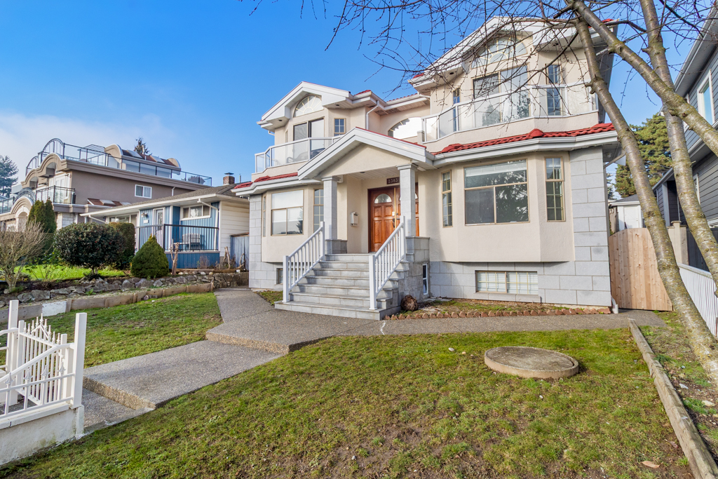 Burquitlam Dr Vancouver, BC V5P 2P3